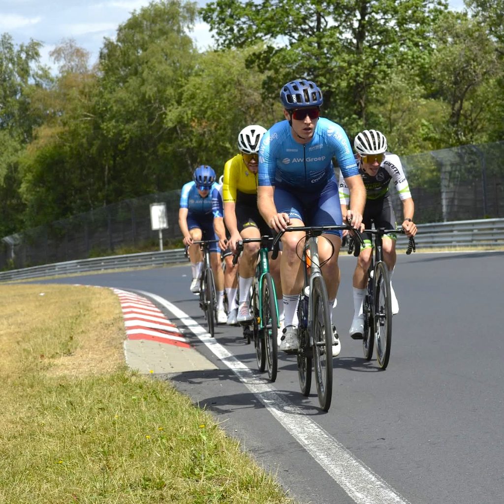 SVEN 42e IN RAD AM RING